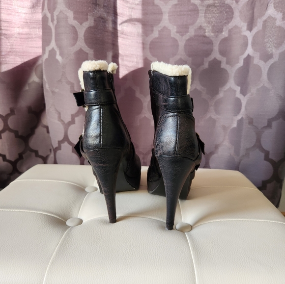 Call it Spring booties - Picture 2 of 5